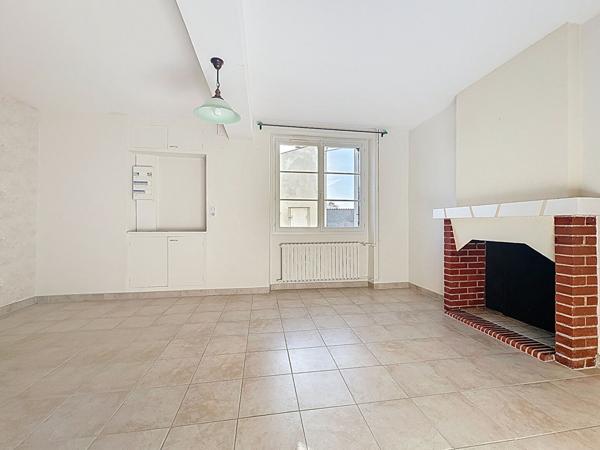 Maison à vendre à Mouliherne avec dépendances