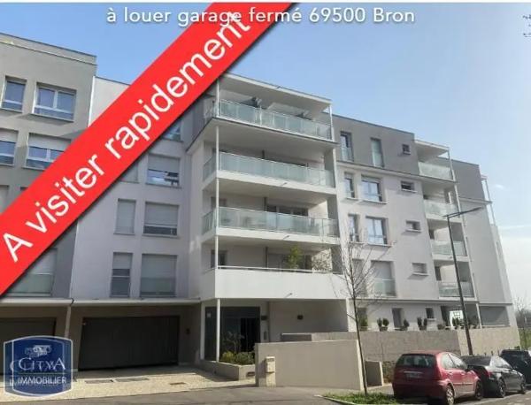 Parking à louer Bron (69500)
