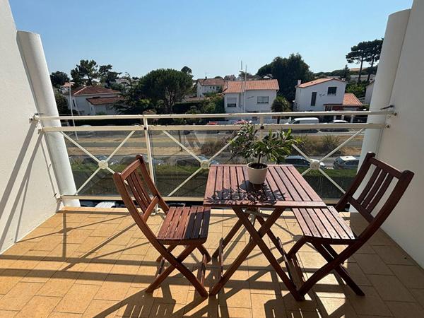 APPARTEMENT à VAUX SUR MER