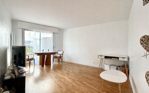 Appartement à louer    2 pièces • 51 m2 Joinville-le-Pont