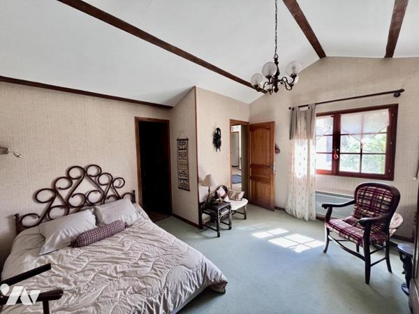 Vente maison de caractère avec deux logements à Bagnols-sur-Cèze et piscine