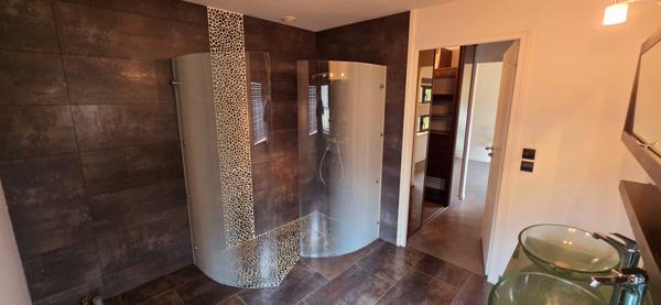 CHARTRES PROCHE CENTRE VILLE Maison rénovée style loft industriel, Chartres quartier recherché !