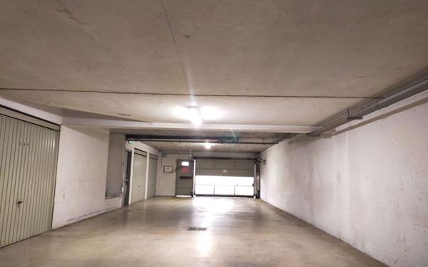 Stationnement à louer    11 m2 Fontainebleau