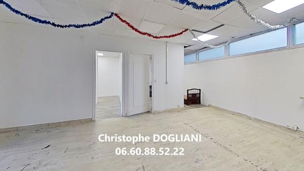 Local commercial Melun