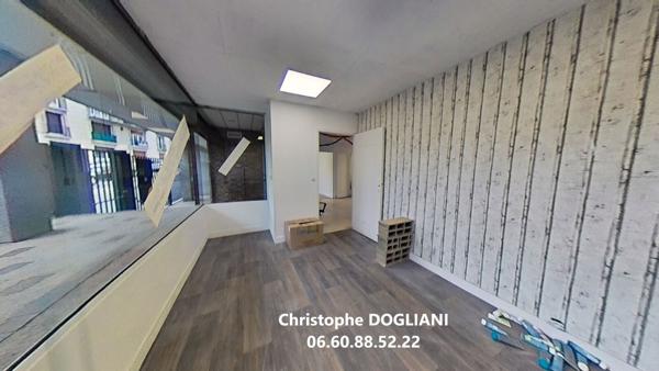 Local commercial Melun