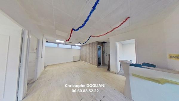 Local commercial Melun