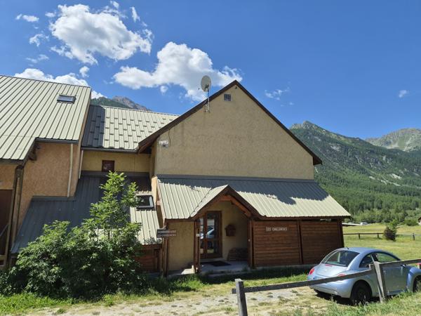 APPARTEMENT T3 TERRASSE JARDIN NEVACHE