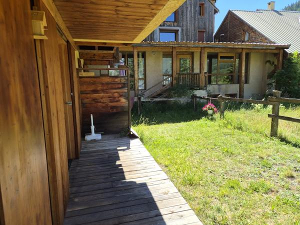 APPARTEMENT T3 TERRASSE JARDIN NEVACHE