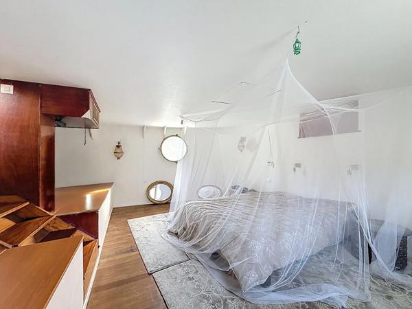 Péniche habitation – 170 m² – CONFLUENCE LYON 2e