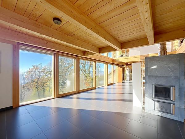 Maison à vendre 6 pièces de 300 m2 LUCINGES (74) Terrain d'env. 1400 m2