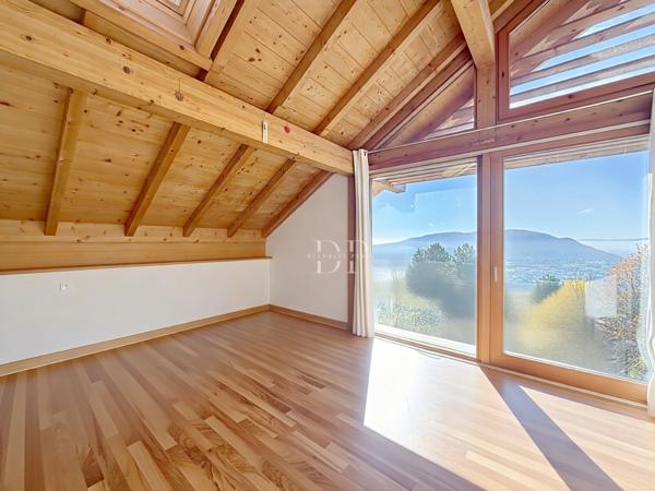 Maison à vendre 6 pièces de 300 m2 LUCINGES (74) Terrain d'env. 1400 m2