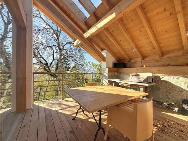 Maison à vendre 6 pièces de 300 m2 LUCINGES (74) Terrain d'env. 1400 m2