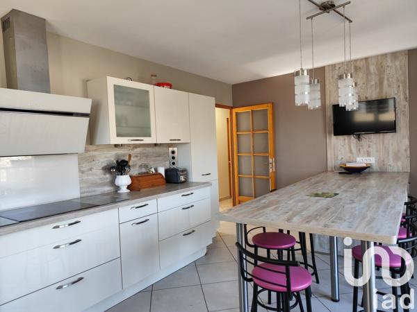 Pavillon 6 pièces de 133 m² à Vinay (51530)