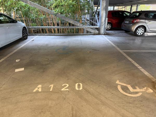 T3 spacieux , vue degagée , avec terrasse et parking