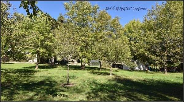 T5 en Duplex avec 3270 m² de jardin à Gap