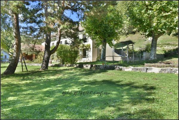 T5 en Duplex avec 3270 m² de jardin à Gap