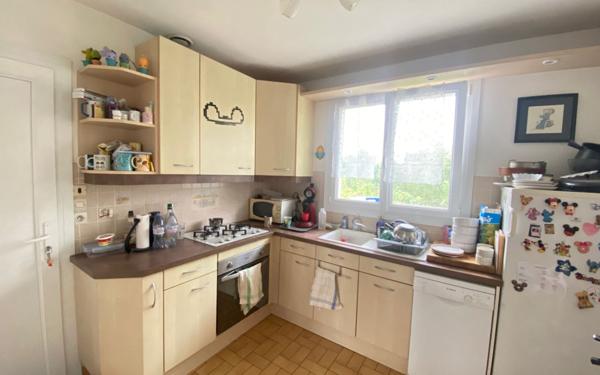 Maison à vendre    5 pièces •  Cerisé