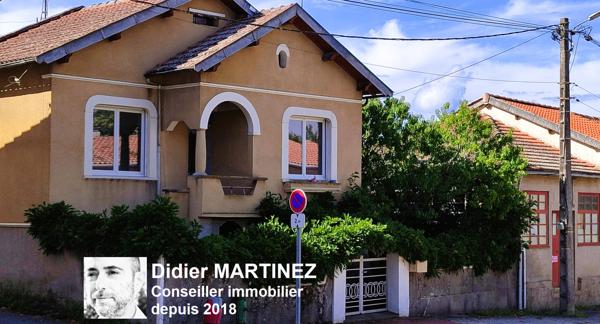 Maison T4 des années 50 avec grand Atelier et 2 grands garages (type chai)