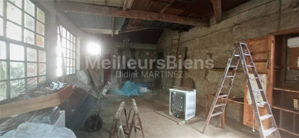 Maison T4 des années 50 avec grand Atelier et 2 grands garages (type chai)