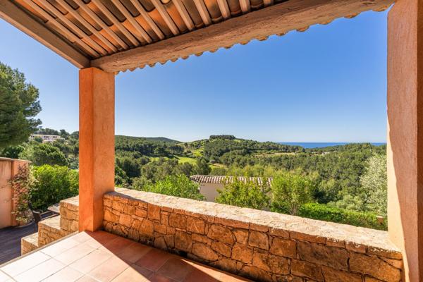 Vente Maison de luxe Saint-Cyr-sur-Mer 5 Pièces 118 m²