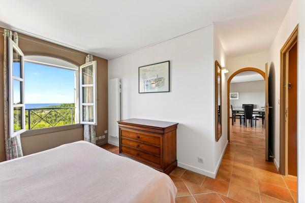 Vente Maison de luxe Saint-Cyr-sur-Mer 5 Pièces 118 m²