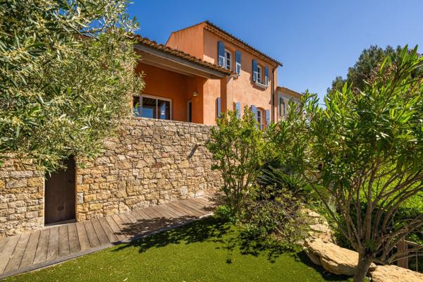 Vente Maison de luxe Saint-Cyr-sur-Mer 5 Pièces 118 m²