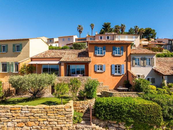 Vente Maison de luxe Saint-Cyr-sur-Mer 5 Pièces 118 m²
