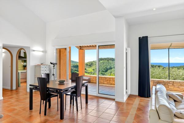 Vente Maison de luxe Saint-Cyr-sur-Mer 5 Pièces 118 m²