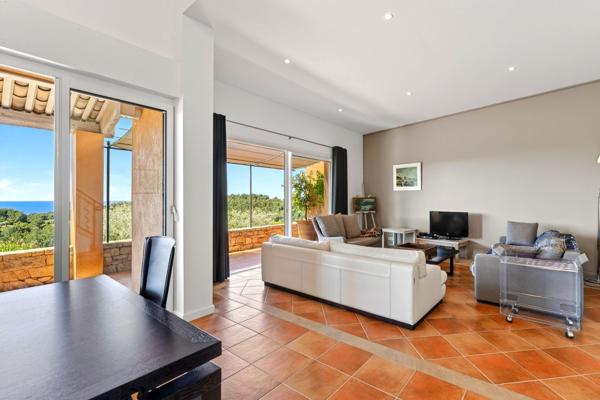 Vente Maison de luxe Saint-Cyr-sur-Mer 5 Pièces 118 m²