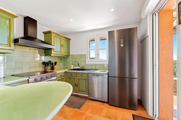 Vente Maison de luxe Saint-Cyr-sur-Mer 5 Pièces 118 m²