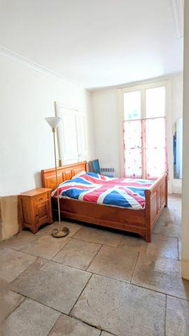 T3 lumineux ,Grand Rue Jean Moulin, immeuble Haussmannien dans  l' Ecusson