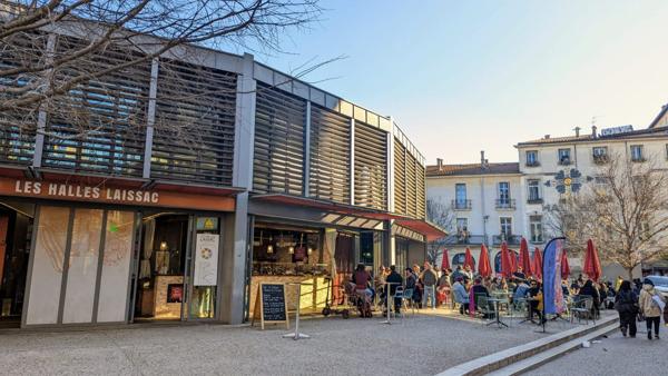 T3 lumineux ,Grand Rue Jean Moulin, immeuble Haussmannien dans  l' Ecusson