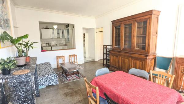 T3 lumineux ,Grand Rue Jean Moulin, immeuble Haussmannien dans  l' Ecusson