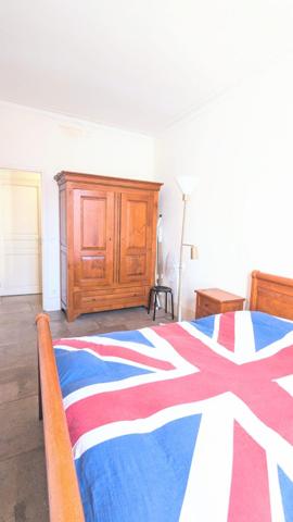 T3 lumineux ,Grand Rue Jean Moulin, immeuble Haussmannien dans  l' Ecusson