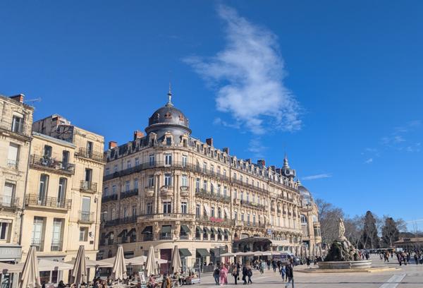 T3 lumineux ,Grand Rue Jean Moulin, immeuble Haussmannien dans  l' Ecusson