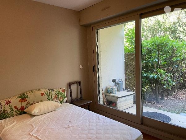 appartement F 2 Nancy centre avec jardin privatif ,parking et cave