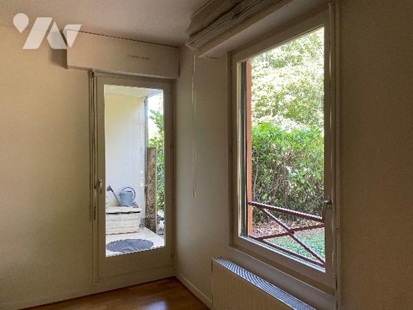 appartement F 2 Nancy centre avec jardin privatif ,parking et cave