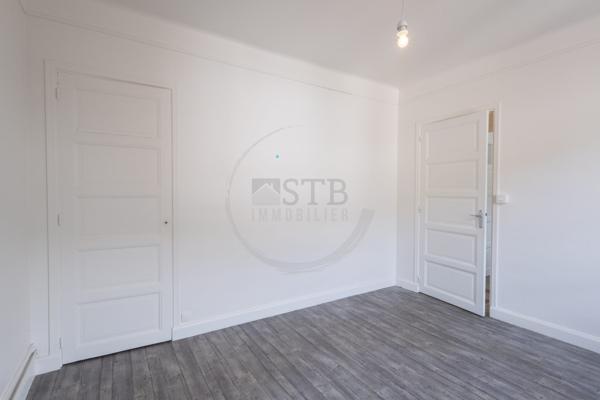 Appartement T3 de 67m2 environ avec balcon au 1er étage d'une petite copropriété