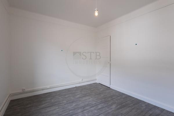 Appartement T3 de 67m2 environ avec balcon au 1er étage d'une petite copropriété