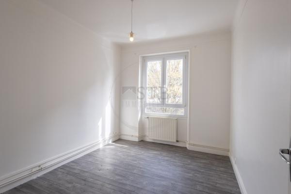 Appartement T3 de 67m2 environ avec balcon au 1er étage d'une petite copropriété