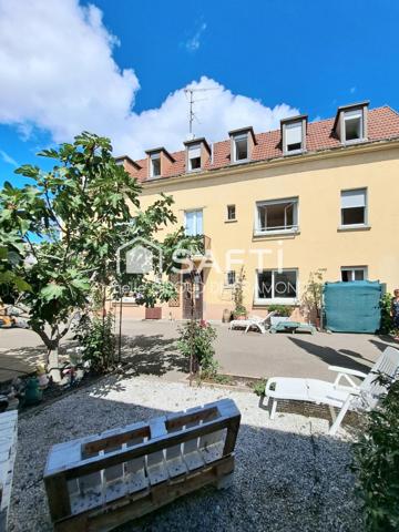 COUP DE CŒUR – BELLE MAISON DE CARACTÈRE AVEC PISCINE, JARDIN ET 4 GARAGES - SANS VIS-À-VIS ET ENVIRONNEMENT CALME EN PLEINE VILLE AVEC TOUTES LES COMMODITÉS.