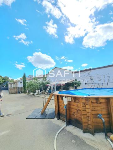 COUP DE CŒUR – BELLE MAISON DE CARACTÈRE AVEC PISCINE, JARDIN ET 4 GARAGES - SANS VIS-À-VIS ET ENVIRONNEMENT CALME EN PLEINE VILLE AVEC TOUTES LES COMMODITÉS.