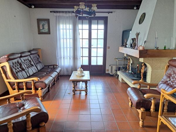 Léognan (33850) Maison avec dépendance et garage