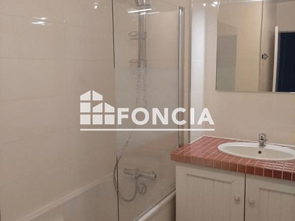 Location Studio meublé 30.11 m² - 13 PLACE JOURDAN Limoges 87000