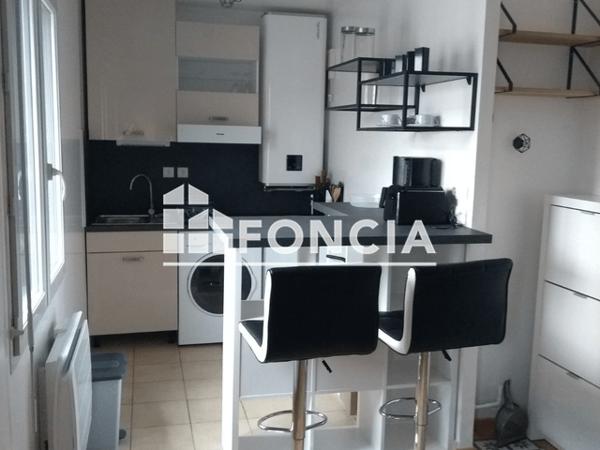 Location Studio meublé 30.11 m² - 13 PLACE JOURDAN Limoges 87000
