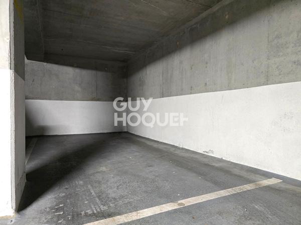 CENTRE-VILLE - TERRASSE - PARKING