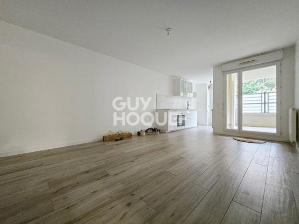 CENTRE-VILLE - TERRASSE - PARKING