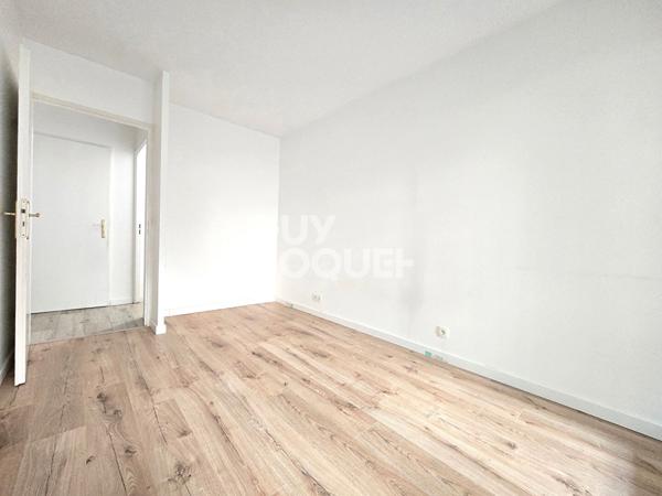 CENTRE-VILLE - TERRASSE - PARKING