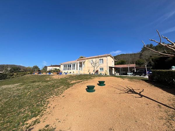 Jolie maison avec vue, 4 chambres 170 m2 à Prayssac