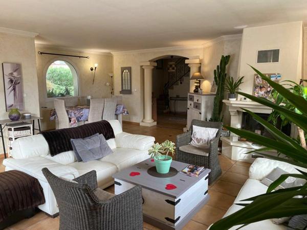 Maison à vendre    6 pièces •  Lentilly